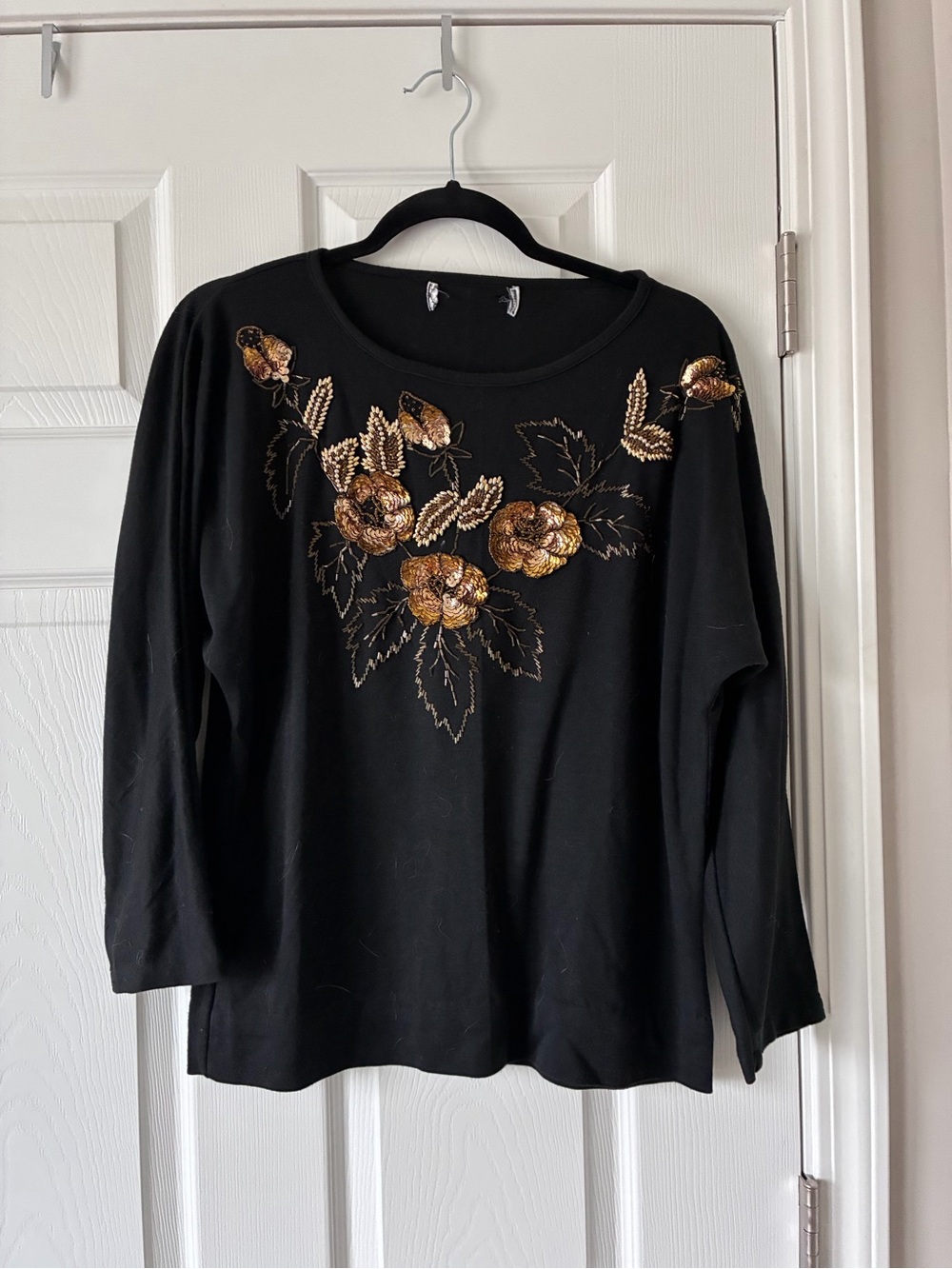 Source Unknown Black Long-Sleeve Top with Gold Floral Embroidery